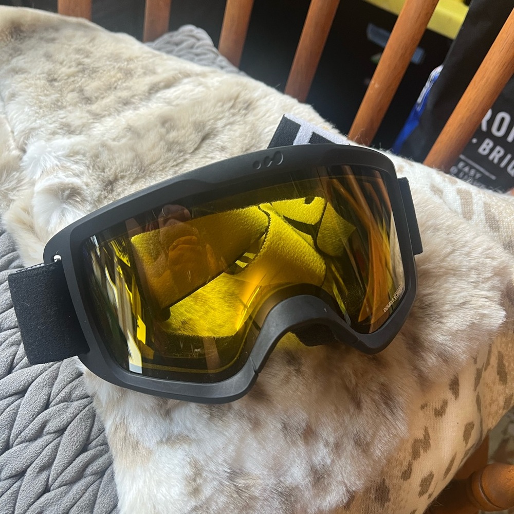 Yellow Lense snow goggles